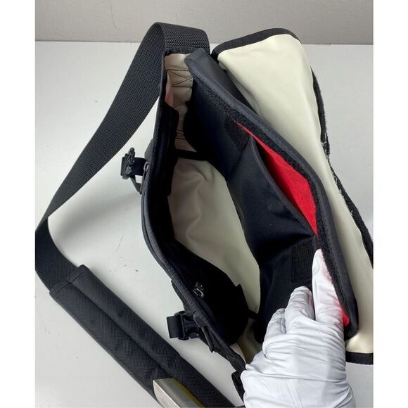 NWT Porsche Timbuk2 Freestyle Messenger Laptop Bag Commuter Crossbody XS Black E - Picture 5 of 13